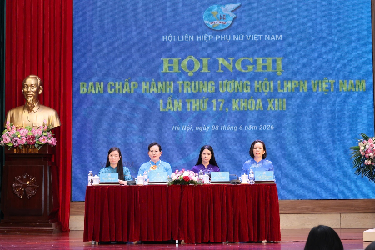 Những hình ảnh đẹp tại Hội nghị lần thứ 17 Ban Chấp hành TƯ Hội LHPN Việt Nam khóa XIII- Ảnh 1. Những hình ảnh đẹp tại Hội nghị lần thứ 17 Ban Chấp hành TƯ Hội LHPN Việt Nam khóa XIII- Ảnh 1.