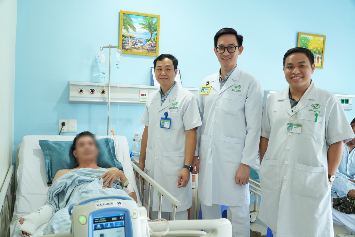 Tái tạo vùng kín của nam bệnh nhân bị tổn thương nặng do bỏng điện cao thế- Ảnh 1. Tái tạo vùng kín của nam bệnh nhân bị tổn thương nặng do bỏng điện cao thế- Ảnh 1.