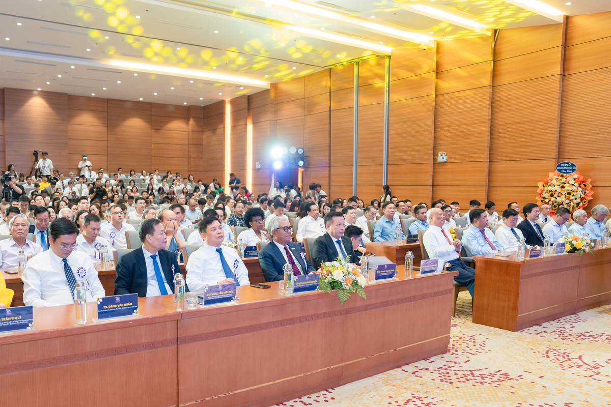 Trường Đại học Intracom kỷ niệm 20 năm thành lập và khởi công phân hiệu tại Hà Nội- Ảnh 3. Trường Đại học Intracom kỷ niệm 20 năm thành lập và khởi công phân hiệu tại Hà Nội- Ảnh 3.