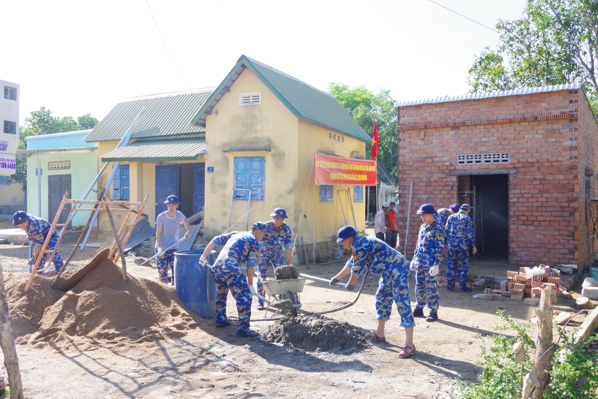 Ấm lòng bữa cơm bên những ngôi nhà nghĩa tình- Ảnh 4. Ấm lòng bữa cơm bên những ngôi nhà nghĩa tình- Ảnh 4.