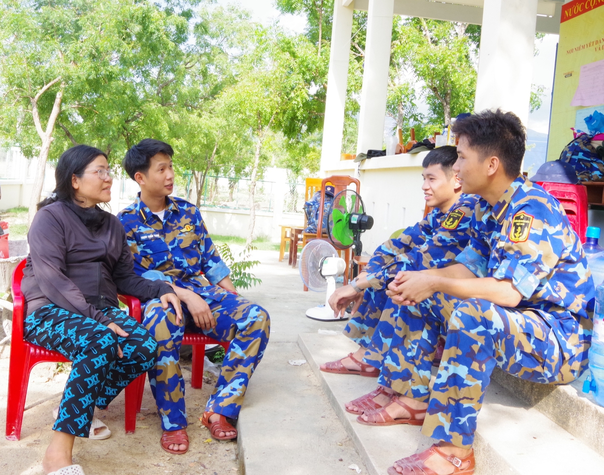 Ấm lòng bữa cơm bên những ngôi nhà nghĩa tình- Ảnh 3. Ấm lòng bữa cơm bên những ngôi nhà nghĩa tình- Ảnh 3.