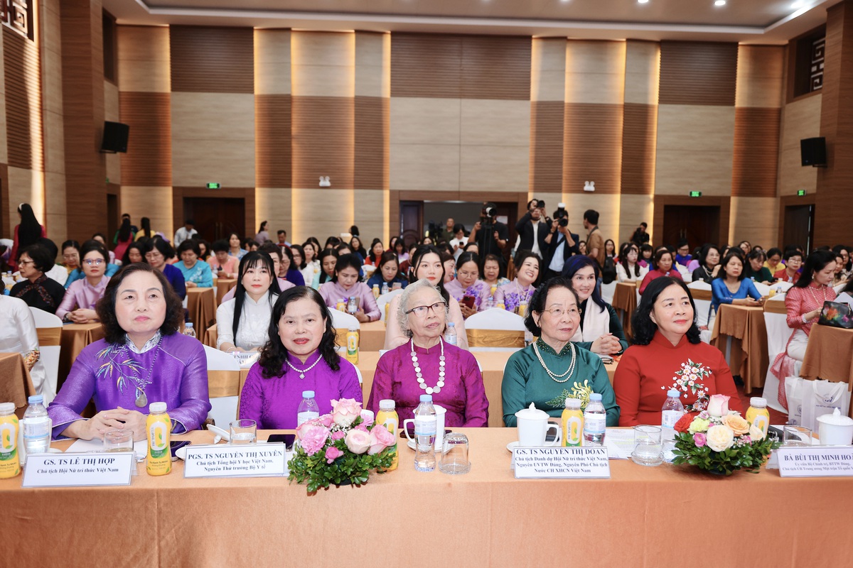 Tôn vinh đóng góp và khát vọng cống hiến của những nữ trí thức Việt Nam tiêu biểu- Ảnh 1. Tôn vinh đóng góp và khát vọng cống hiến của những nữ trí thức Việt Nam tiêu biểu- Ảnh 1.