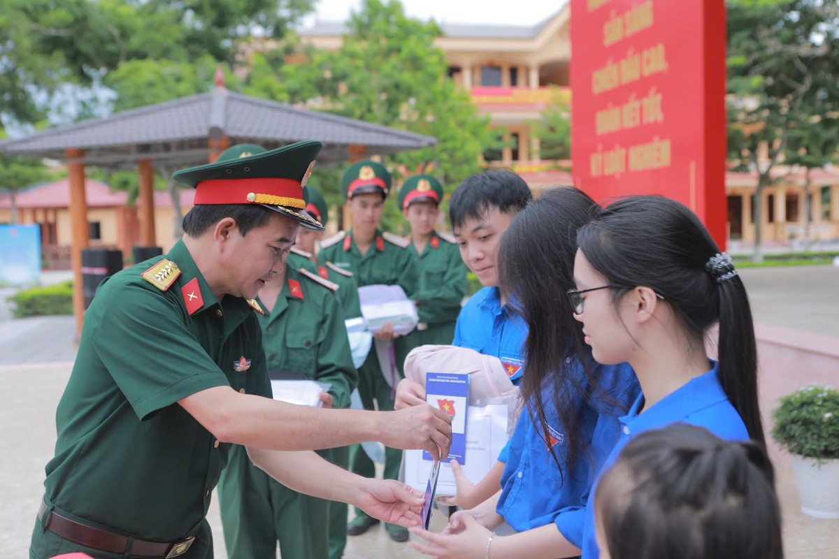 Trao tặng các công trình, phần việc trị giá gần 1,3 tỉ đồng tại Lạng Sơn- Ảnh 5. Trao tặng các công trình, phần việc trị giá gần 1,3 tỉ đồng tại Lạng Sơn- Ảnh 5.