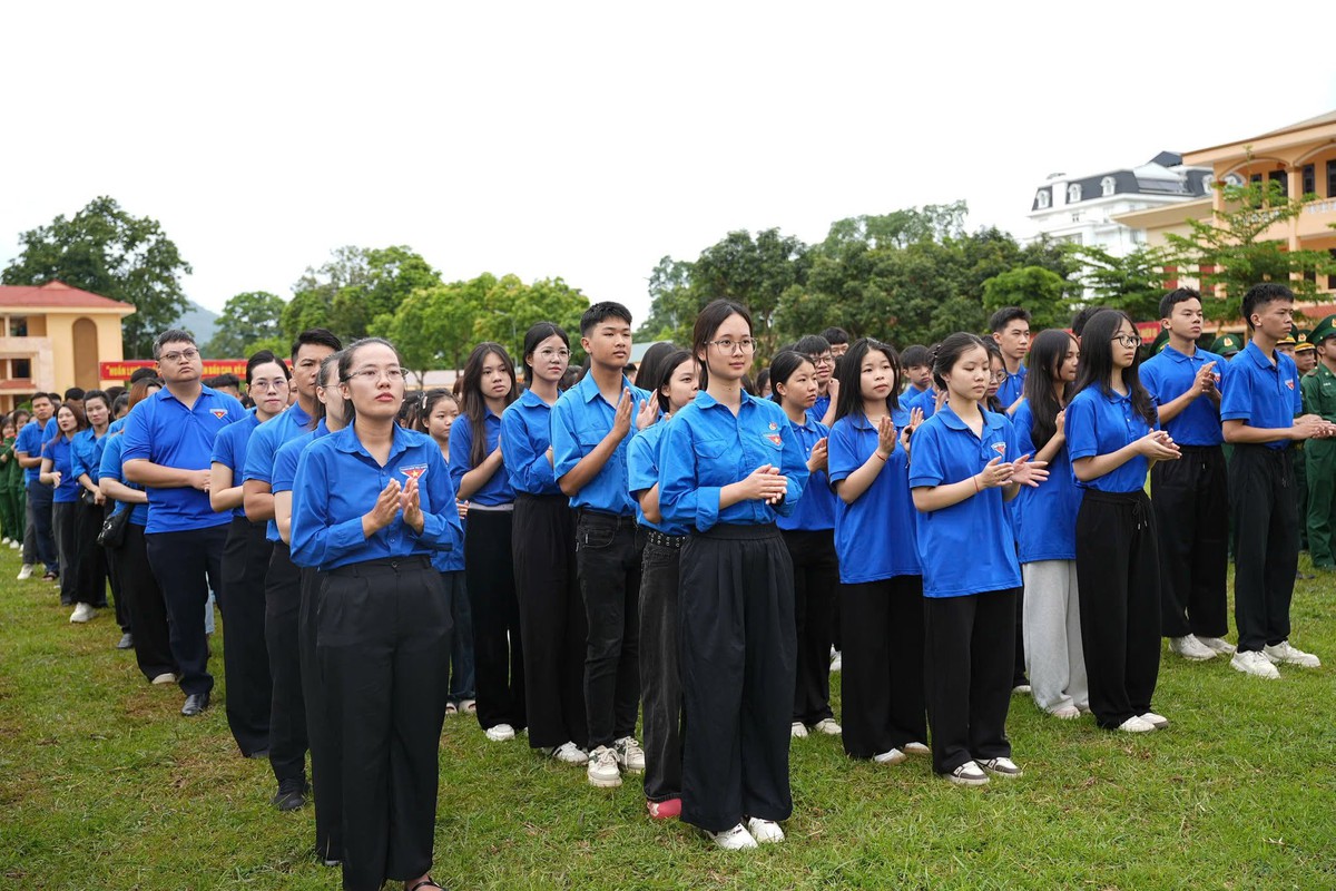 Trao tặng các công trình, phần việc trị giá gần 1,3 tỉ đồng tại Lạng Sơn- Ảnh 2. Trao tặng các công trình, phần việc trị giá gần 1,3 tỉ đồng tại Lạng Sơn- Ảnh 2.