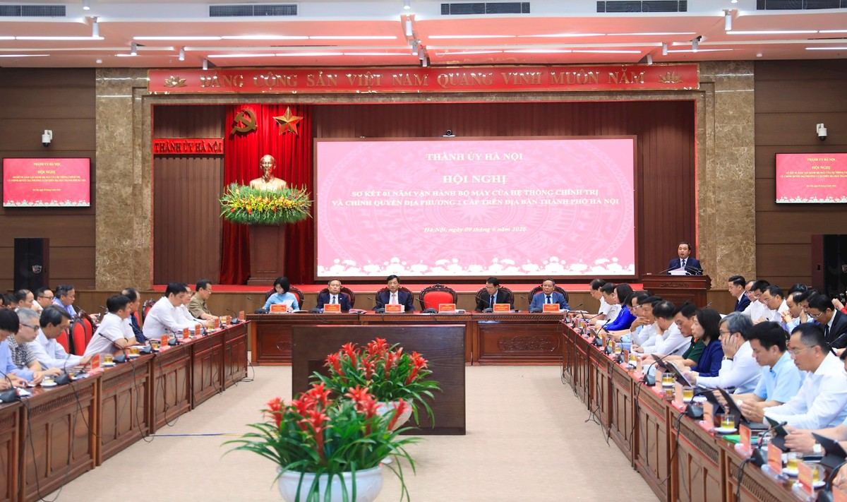 Sau 1 năm thực hiện chính quyền 2 cấp, Hà Nội đối mặt với những "điểm nghẽn" nào?- Ảnh 1. Sau 1 năm thực hiện chính quyền 2 cấp, Hà Nội đối mặt với những "điểm nghẽn" nào?- Ảnh 1.