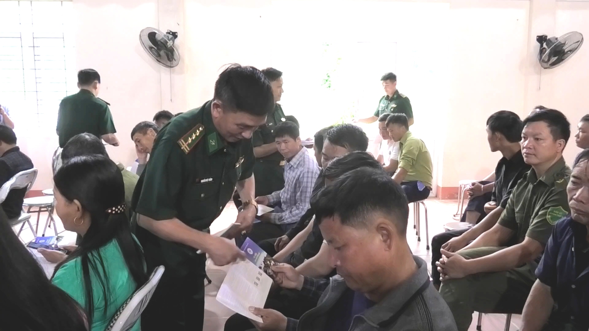 Lào Cai: Giúp người dân biên giới hiểu rõ hệ lụy nạn tảo hôn và hôn nhân cận huyết thống- Ảnh 1.