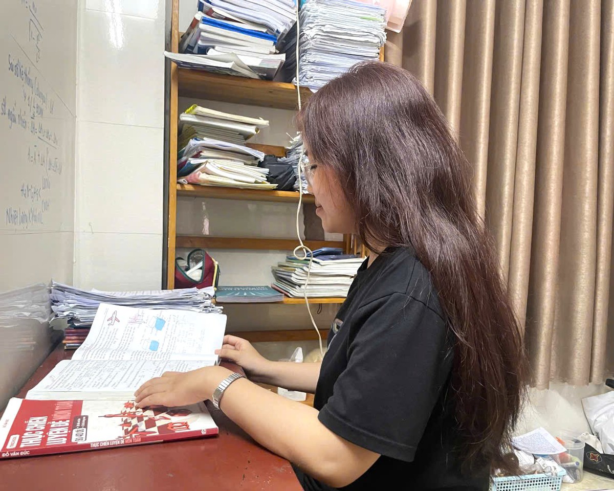 Khi “nòi” sư phạm thắp sáng kỳ tích Thủ khoa kép Đà Nẵng - Ảnh 2.