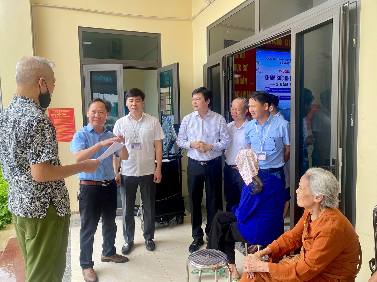 Hà Nội ngày đầu tiên khám sức khỏe miễn phí toàn dân- Ảnh 6.
