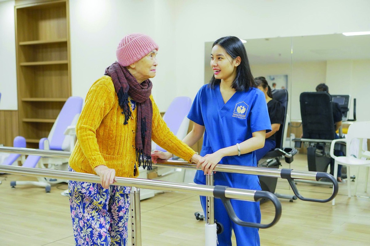"Điểm tựa dịu dàng" cho tuổi xế chiều- Ảnh 2.