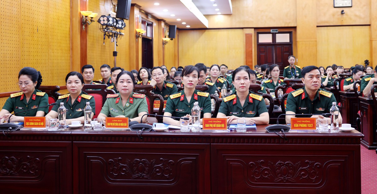 Phụ nữ Quân đội hỗ trợ gần 1.000 trẻ mồ côi, trao hơn 8,2 tỷ đồng qua chương trình "Mẹ đỡ đầu" - Ảnh 2.
