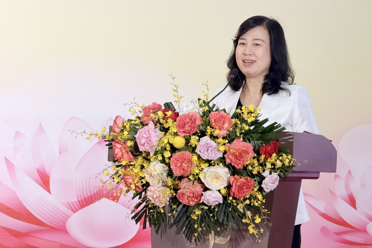 Lần đầu tiên 170 trẻ mồ côi, trẻ bị bỏ rơi tiêu biểu dự chương trình "Hoa dâng Bác" - Ảnh 2.