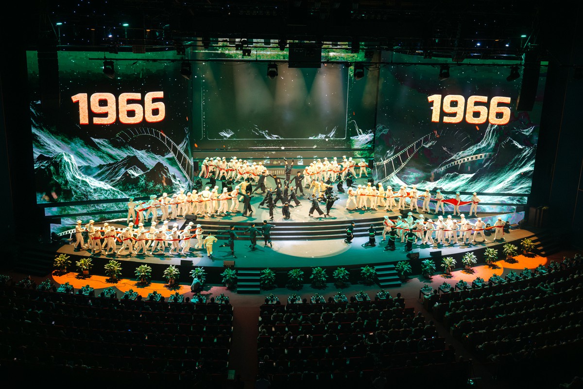 "80 năm - Vì an ninh Tổ quốc": Bản hùng ca tri ân các thế hệ chiến sĩ an ninh- Ảnh 2.