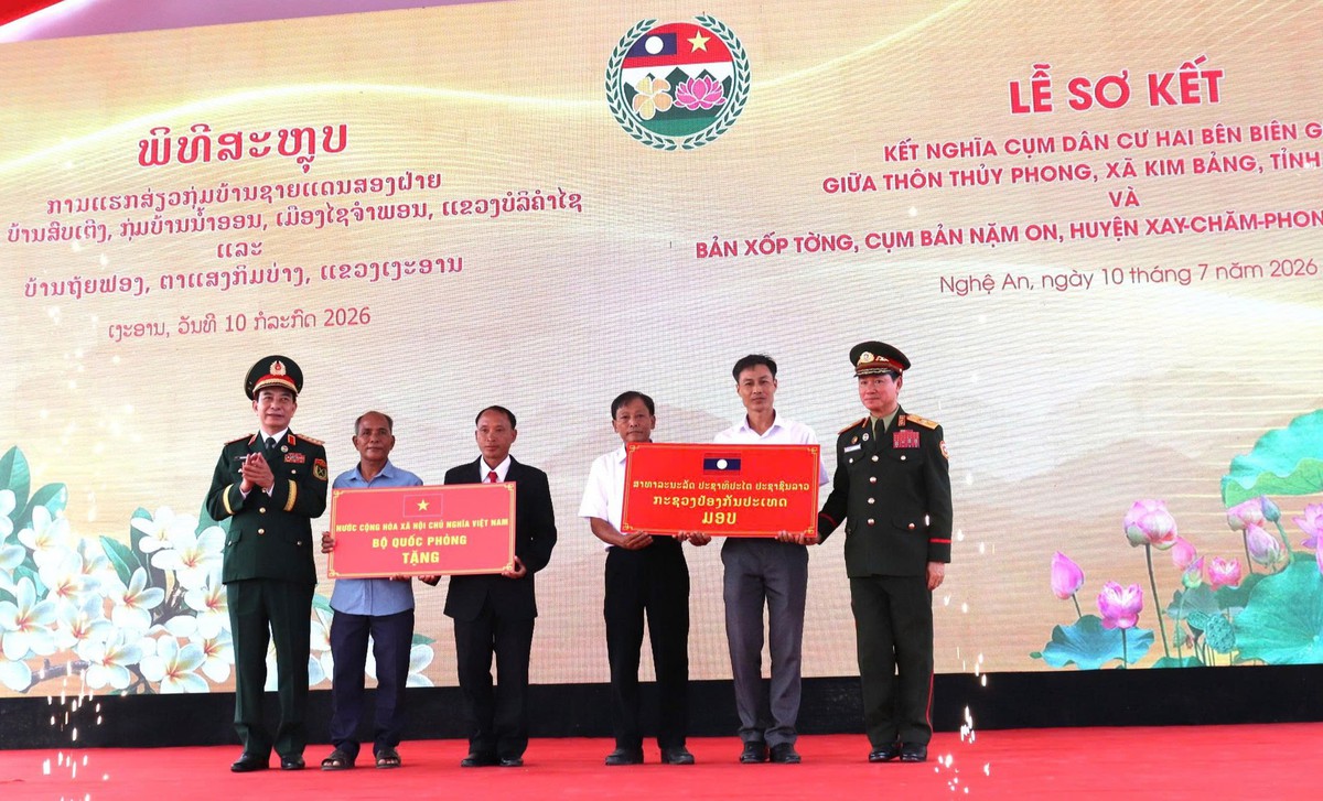 Từ bản làng kết nghĩa đến thế trận lòng dân nơi biên giới Việt Nam - Lào- Ảnh 5.