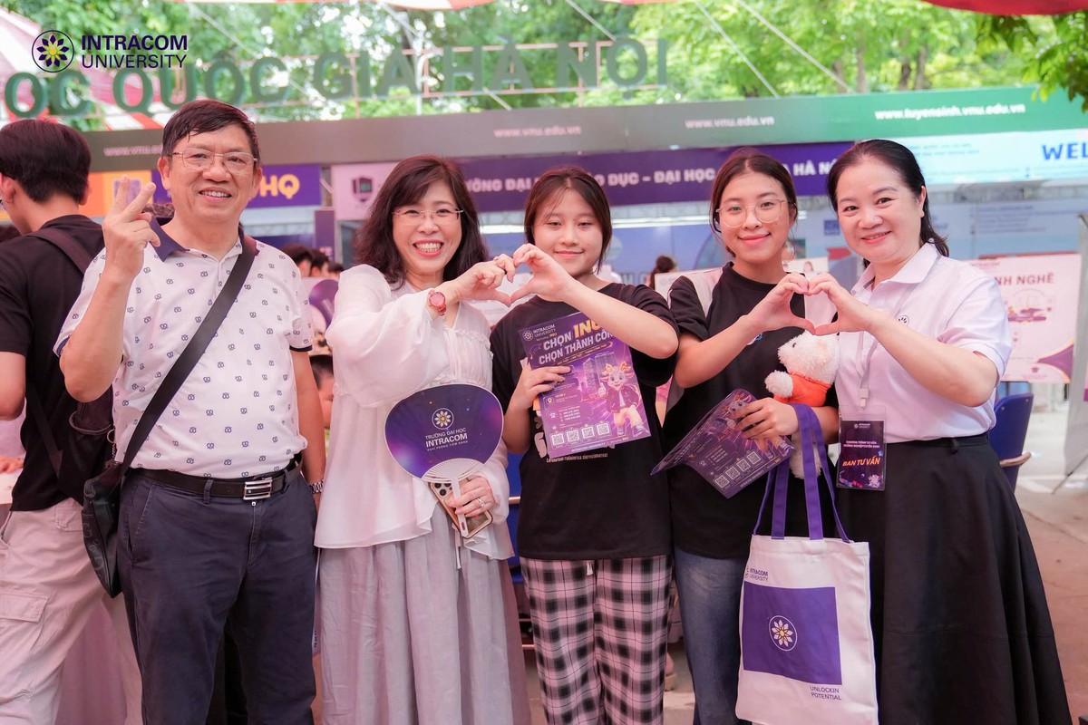 Chuỗi livestream "72 giờ đồng hành" với học sinh - Ảnh 2.
