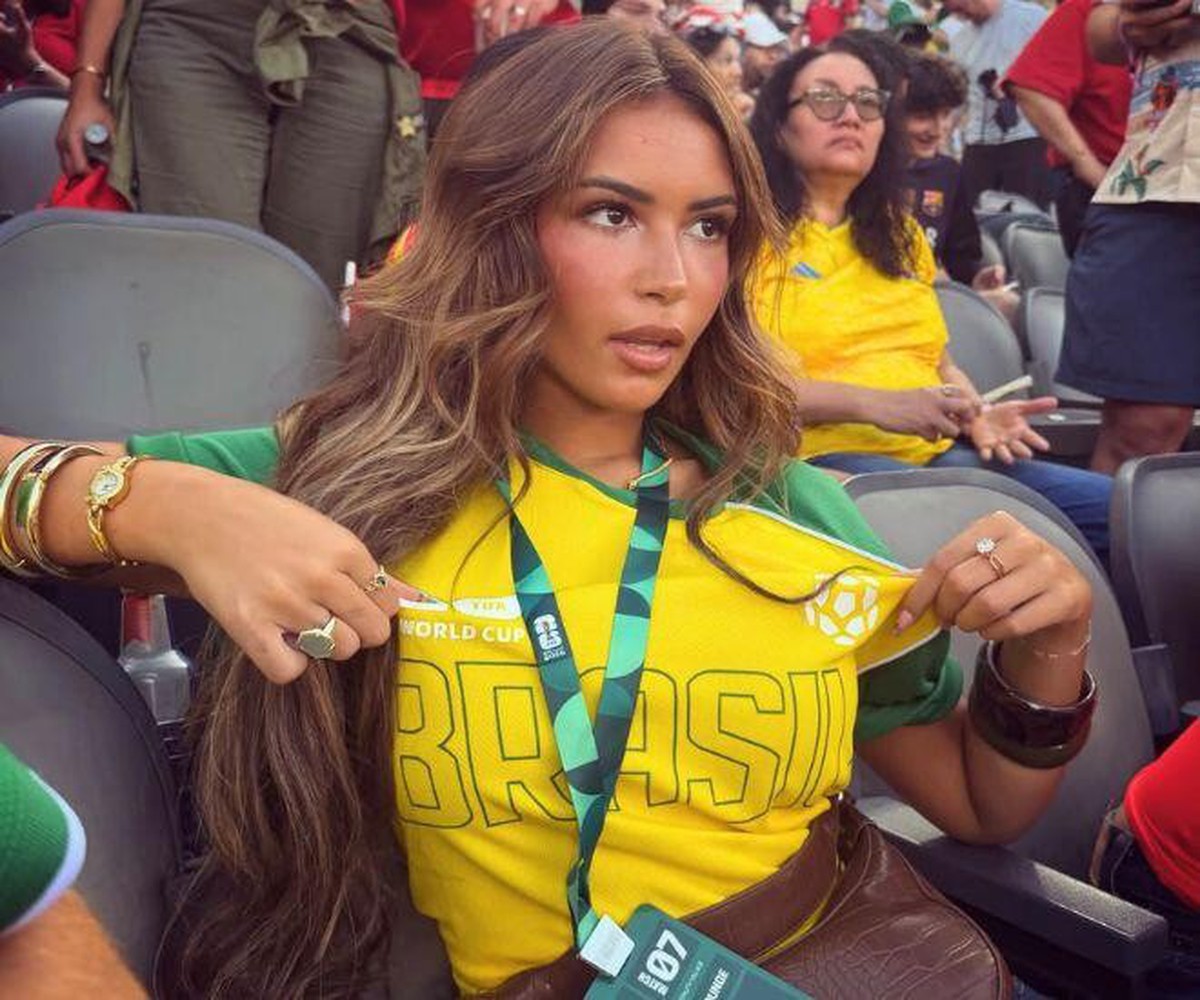 Những bóng hồng “đốt cháy” khán đài World Cup 2026 - Ảnh 2.