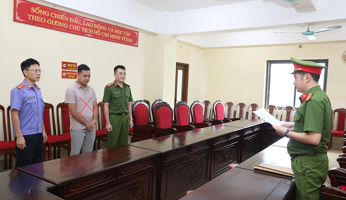 Triệt phá đường dây làm giả quần áo Owen, bán cho hơn 20 cửa hàng - Ảnh 1.