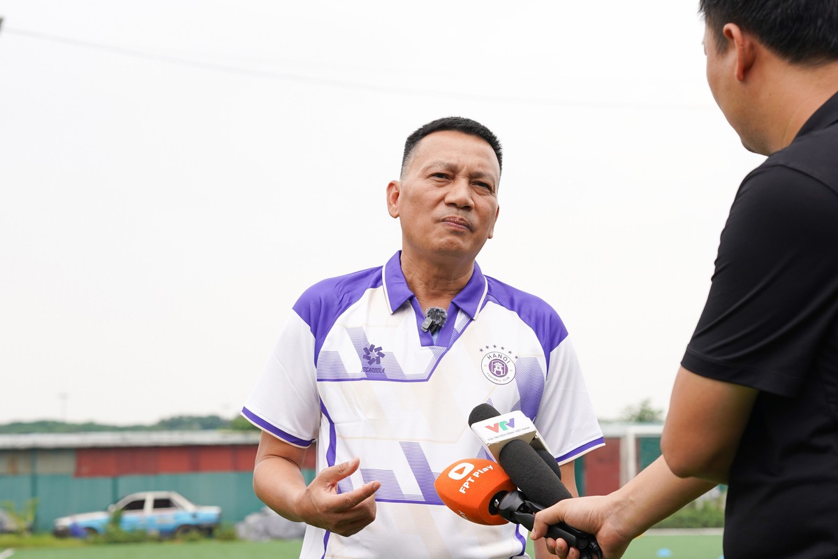 Trung tâm Bóng đá Cộng đồng Hà Nội FC: Bước khởi đầu từ một cam kết với cử tri - Ảnh 1.