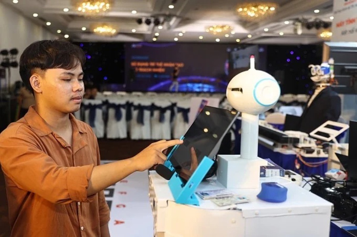 Phấn đấu 100% sinh viên được trang bị kiến thức, kỹ năng và đạo đức trí tuệ nhân tạo - Ảnh 1.