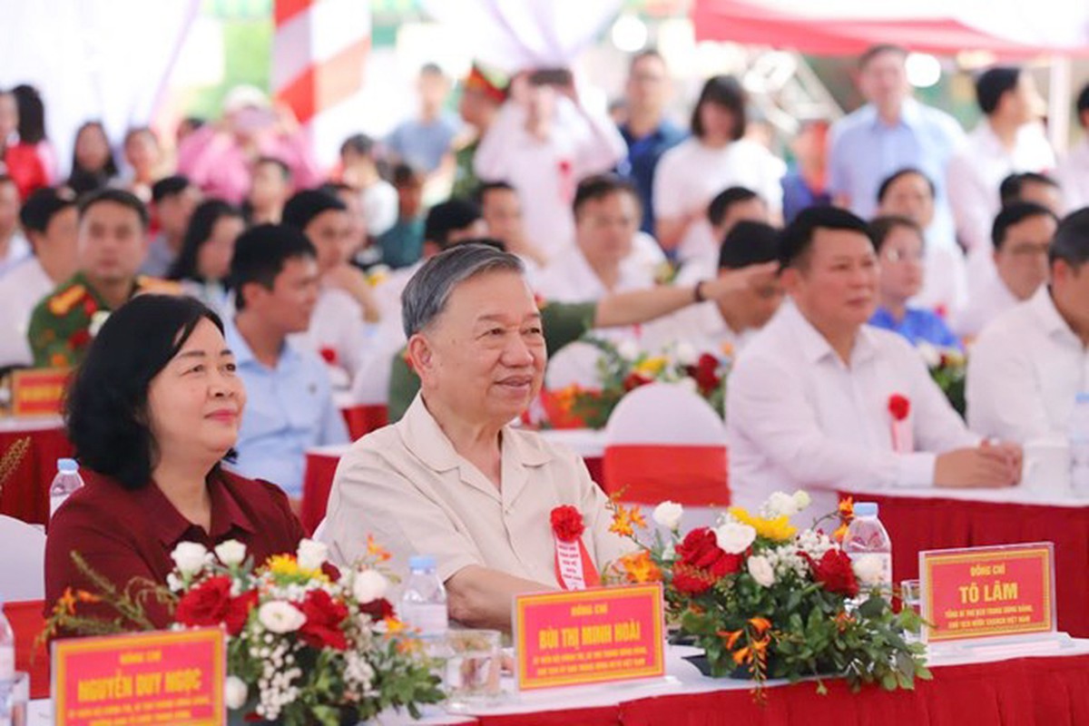 Tổng Bí thư, Chủ tịch nước: Tạo môi trường an ninh, an toàn vì cuộc sống bình yên, hạnh phúc của Nhân dân - Ảnh 2.