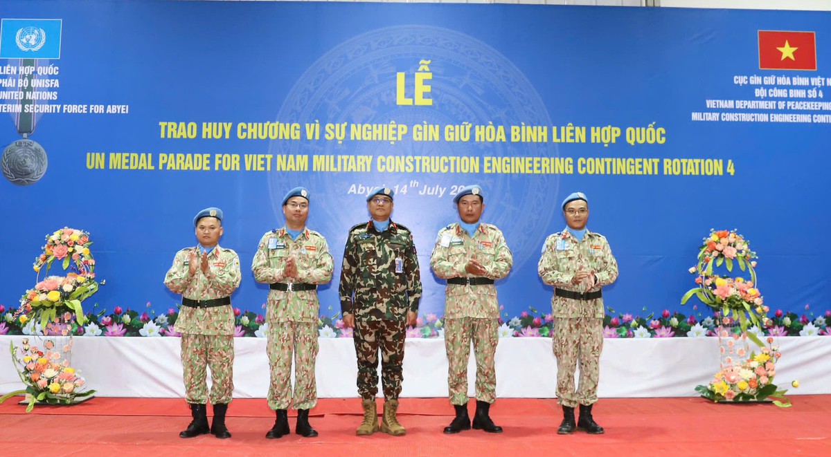 Lực lượng gìn giữ hòa bình Việt Nam tại Abyei đón nhận huy chương Liên hợp quốc - Ảnh 3.