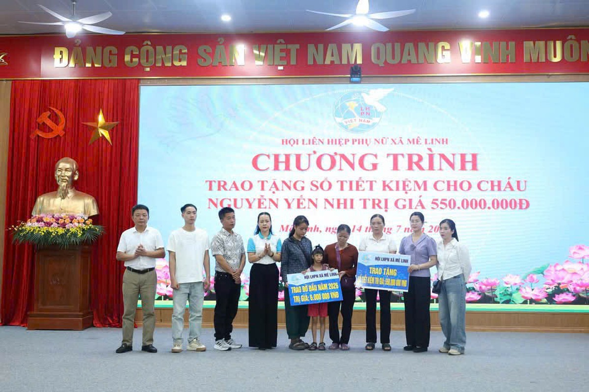 1 ngày sau biến cố, bé gái khuyết tật có thêm những người mẹ đỡ đầu- Ảnh 1.
