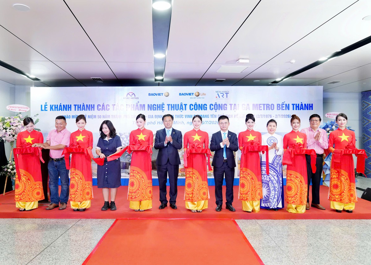 Khánh thành dự án nghệ thuật trang trí Ga Metro Bến Thành - Ảnh 1.
