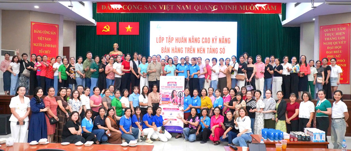 TPHCM: Hơn 200 phụ nữ được tập huấn kỹ năng kinh doanh trên nền tảng số - Ảnh 1.