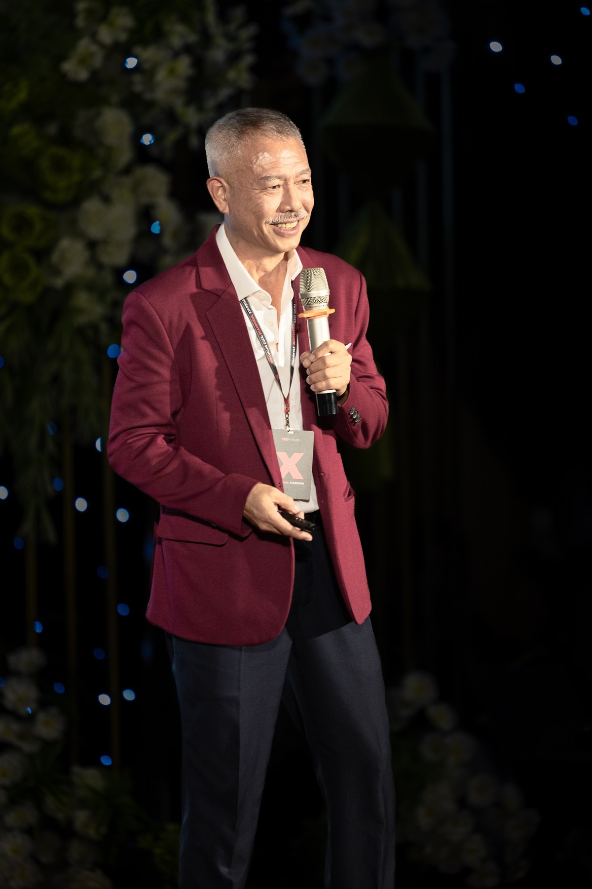 Giáo sư Trương Nguyện Thành truyền cảm hứng khi thi đấu dancesport ở tuổi 65- Ảnh 5.