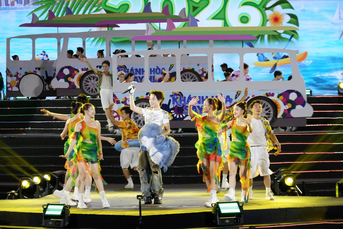 Vạn sắc màu rực rỡ tại Festival Biển Khánh Hòa 2026 - Ảnh 4.