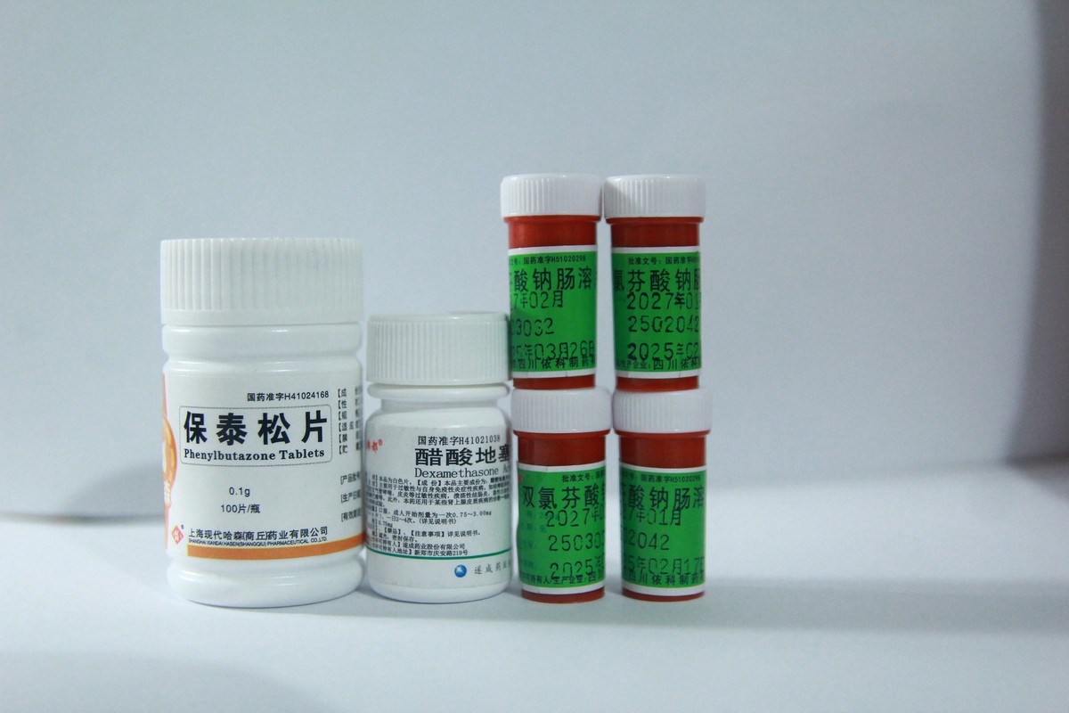 Nguy kịch vì tin "thuốc thần" trên mạng - Ảnh 2.