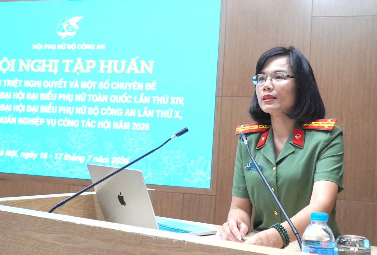 Phụ nữ Công an nhân dân quán triệt Nghị quyết Đại hội Phụ nữ toàn quốc lần thứ XIV - Ảnh 2.