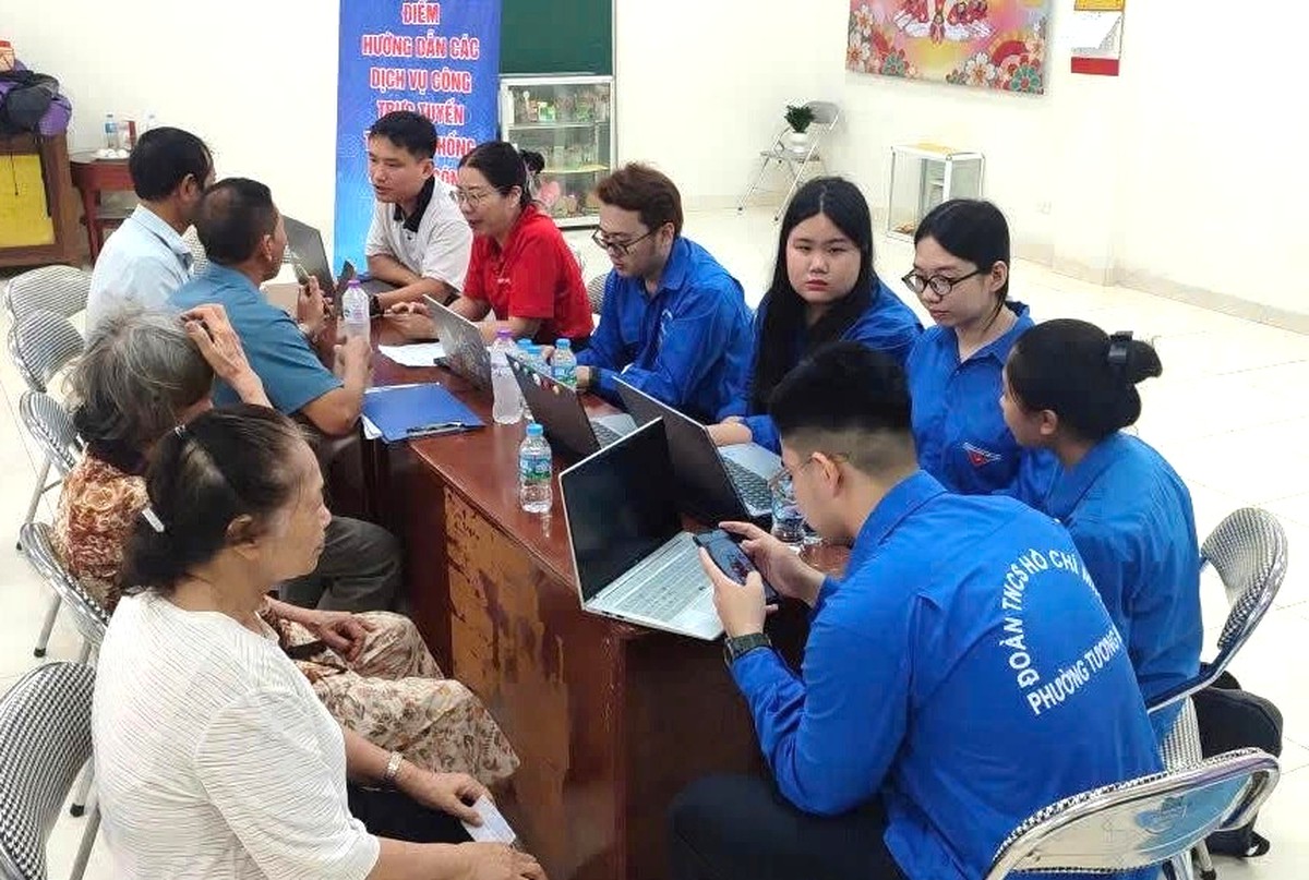 "Bình dân học vụ số": Cách làm thiết thực giúp người dân Thủ đô chuyển đổi số - Ảnh 1.