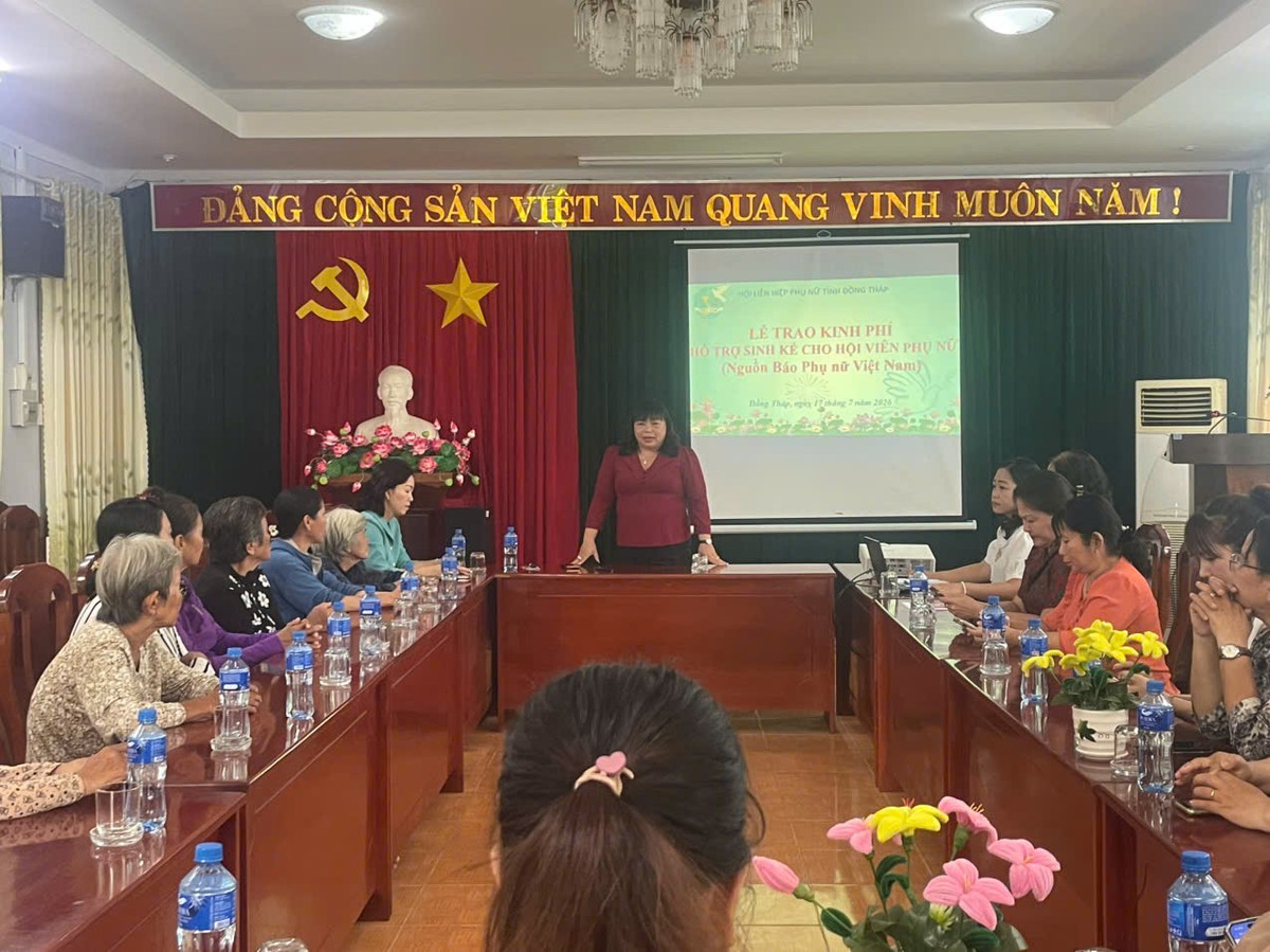 Hội LHPN tỉnh Đồng Tháp trao kinh phí hỗ trợ cho 10 hội viên có hoàn cảnh khó khăn - Ảnh 3.