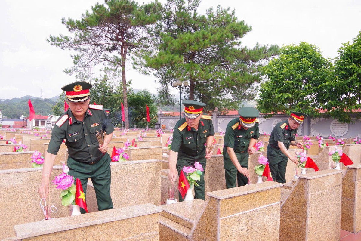 Tri ân những người giữ đất biên cương - Ảnh 6.