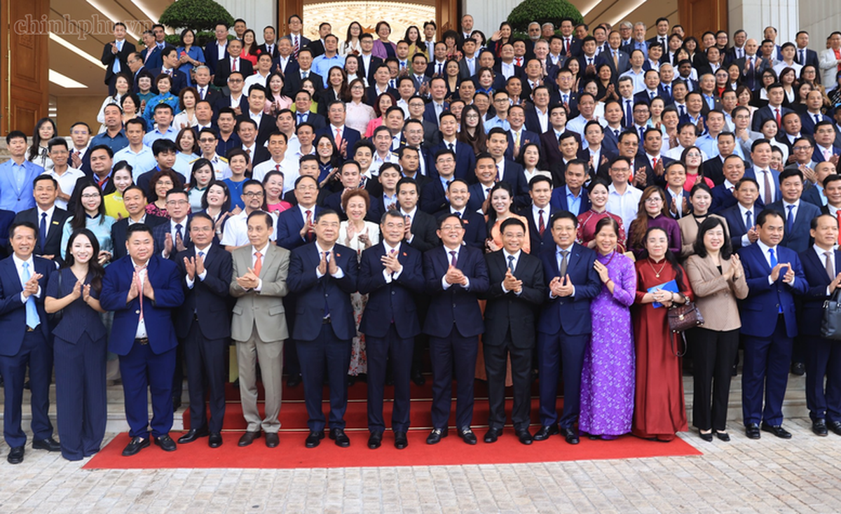 Thủ tướng: Hướng tới tạo lập môi trường đầu tư, kinh doanh thông thoáng, ổn định, minh bạch - Ảnh 3.