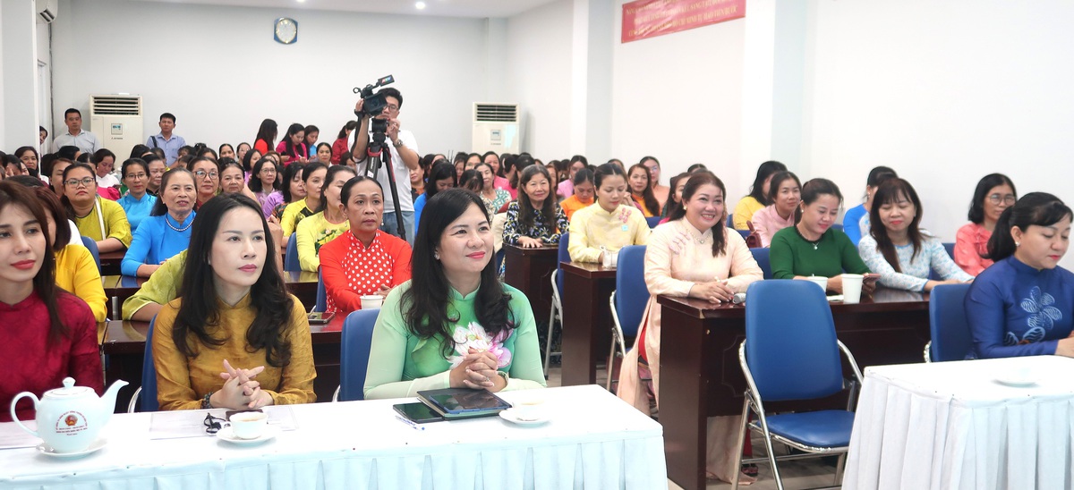 Phụ nữ TPHCM tự hào về thành phố qua những giai điệu và trang viết- Ảnh 1.