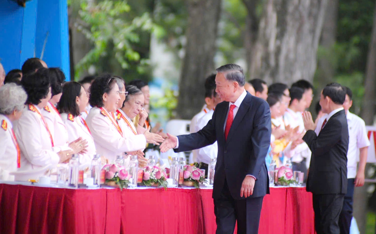 Tổng Bí thư, Chủ tịch nước Tô Lâm dự Lễ kỷ niệm 50 năm thành phố mang tên Bác- Ảnh 1.