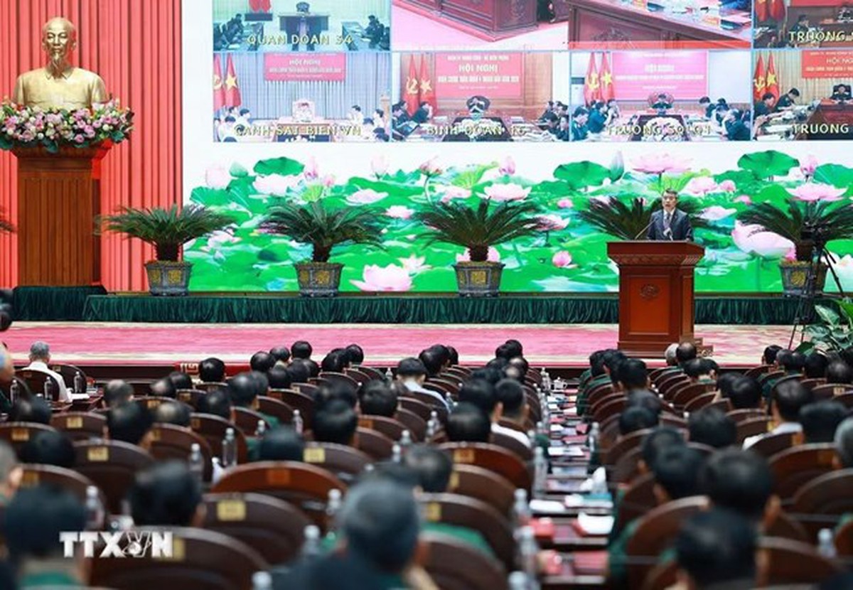 Thủ tướng Lê Minh Hưng: Quân đội phải nhìn xa hơn, tham mưu chiến lược sâu hơn - Ảnh 2.