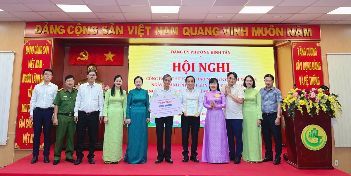 Hội LHPN TPHCM và phường Bình Tân tri ân nữ cựu tù chính trị- Ảnh 3.