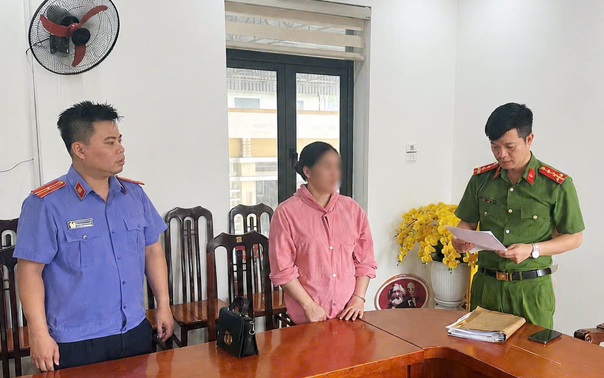 Con 15 tuổi đi xe máy gây tai nạn chết người, mẹ bị khởi tố - Ảnh 1.