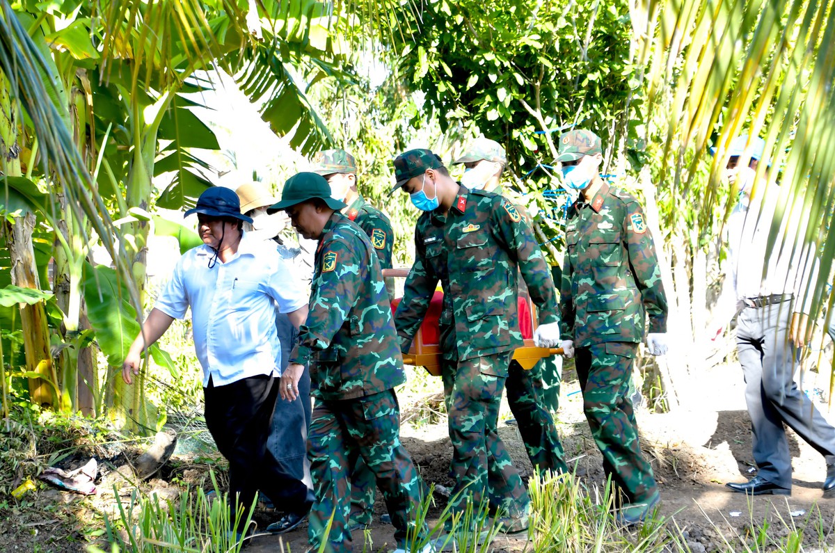 Quân khu 9 quy tập hài cốt liệt sĩ Nguyễn Thị Út - Ảnh 2.
