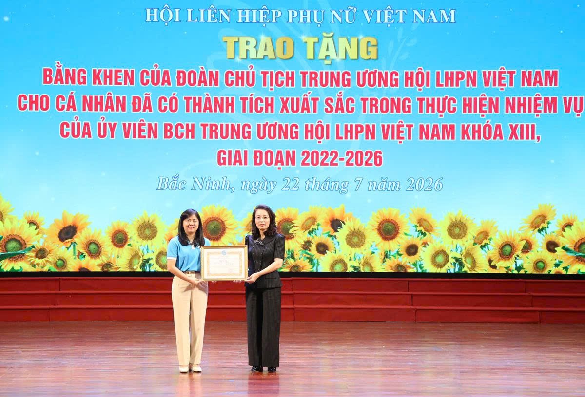 Lãnh đạo tỉnh Bắc Ninh đối thoại với hơn 300 cán bộ, hội viên phụ nữ - Ảnh 6.