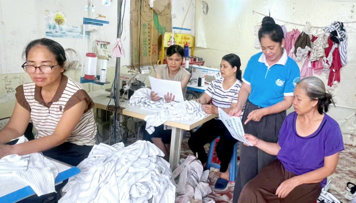 Khi phụ nữ trở thành "đầu tàu" trong phong trào tiết kiệm điện- Ảnh 1.