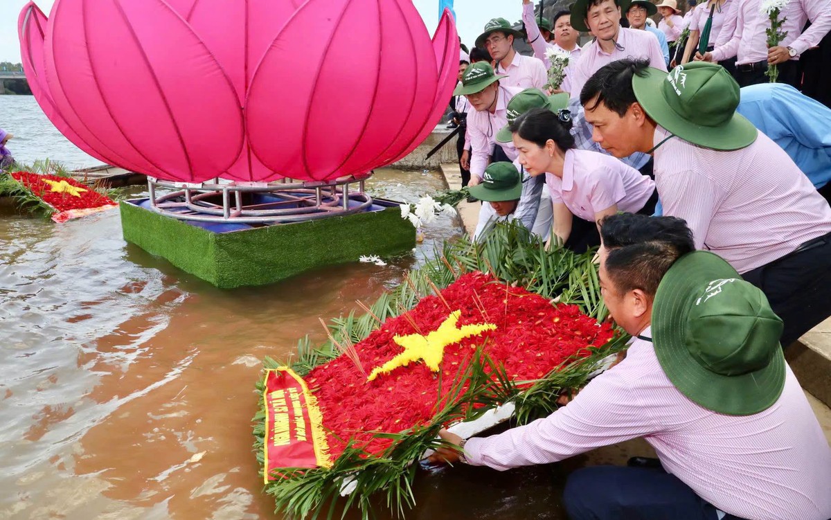 Ngân hàng Chính sách xã hội thực hiện hành trình tri ân, thắp sáng đạo lý "Uống nước nhớ nguồn" - Ảnh 2.