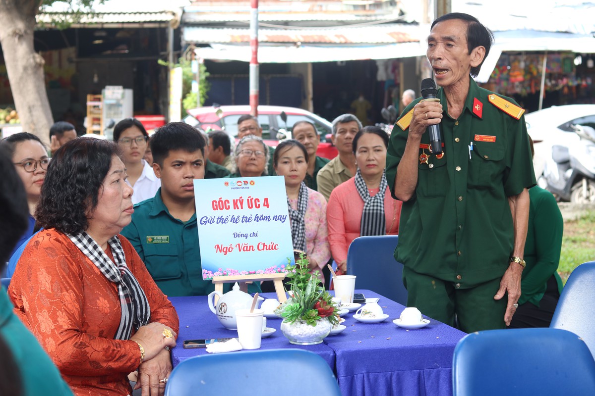 TPHCM: Xúc động chương trình giao lưu “Ký ức trao truyền” nhân ngày 27/7 - Ảnh 1.