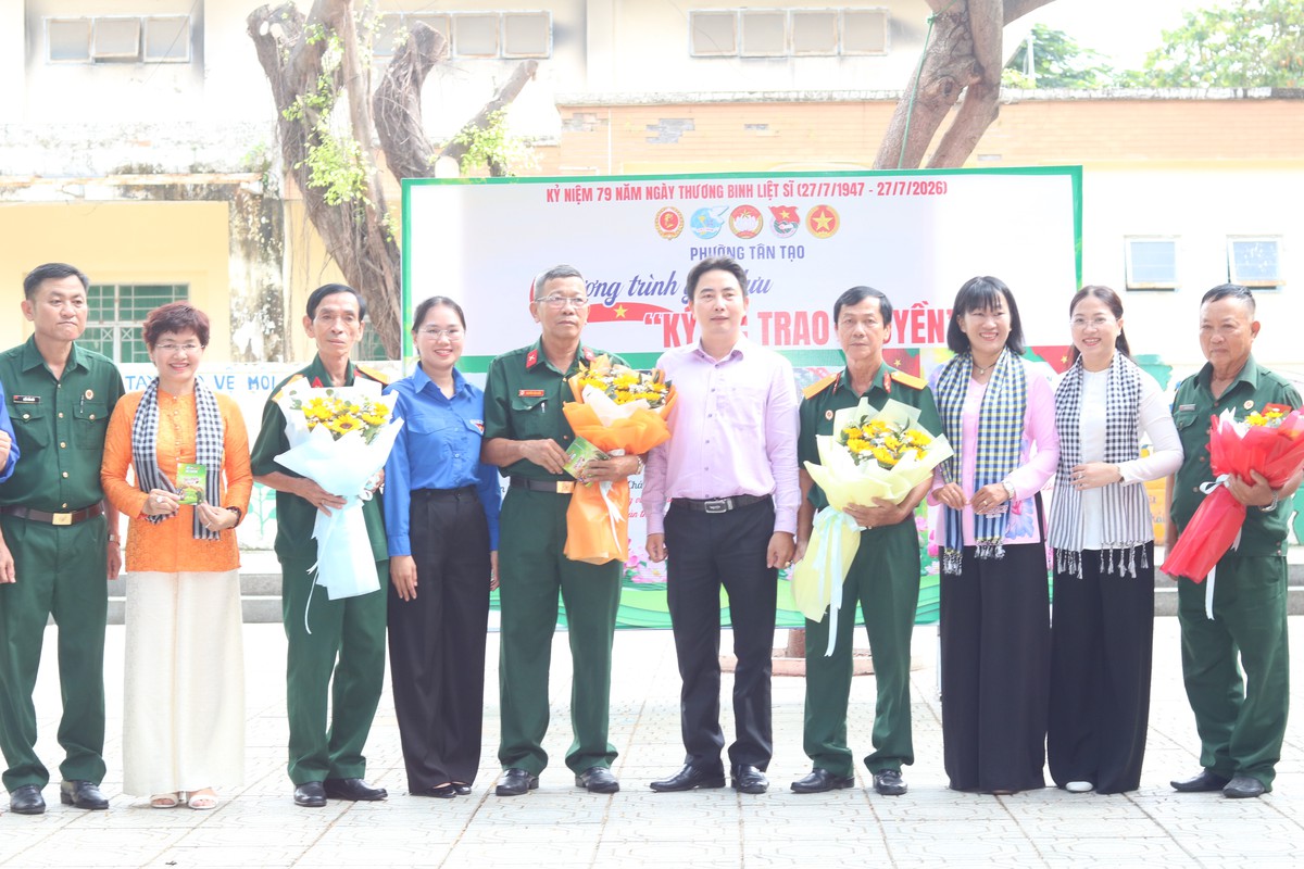 TPHCM: Xúc động chương trình giao lưu “Ký ức trao truyền” nhân ngày 27/7 - Ảnh 6.