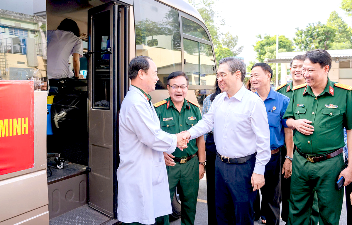 TPHCM: Đưa bác sĩ quân y về vùng căn cứ bằng những việc làm thực chất - Ảnh 2.