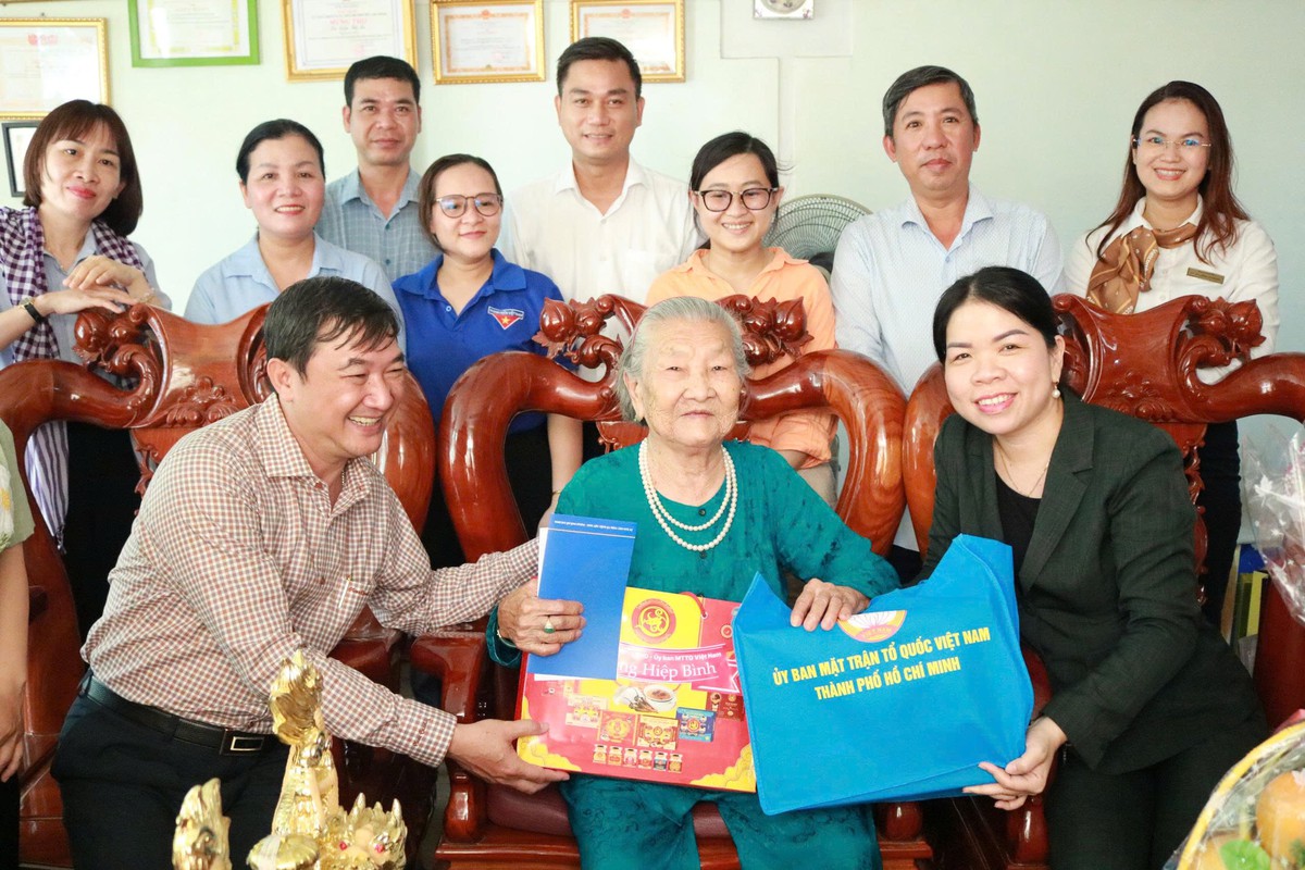Kỷ niệm 79 năm Ngày Thương binh - Liệt sĩ (27/7): Tri ân bằng những điều giản dị- Ảnh 7.