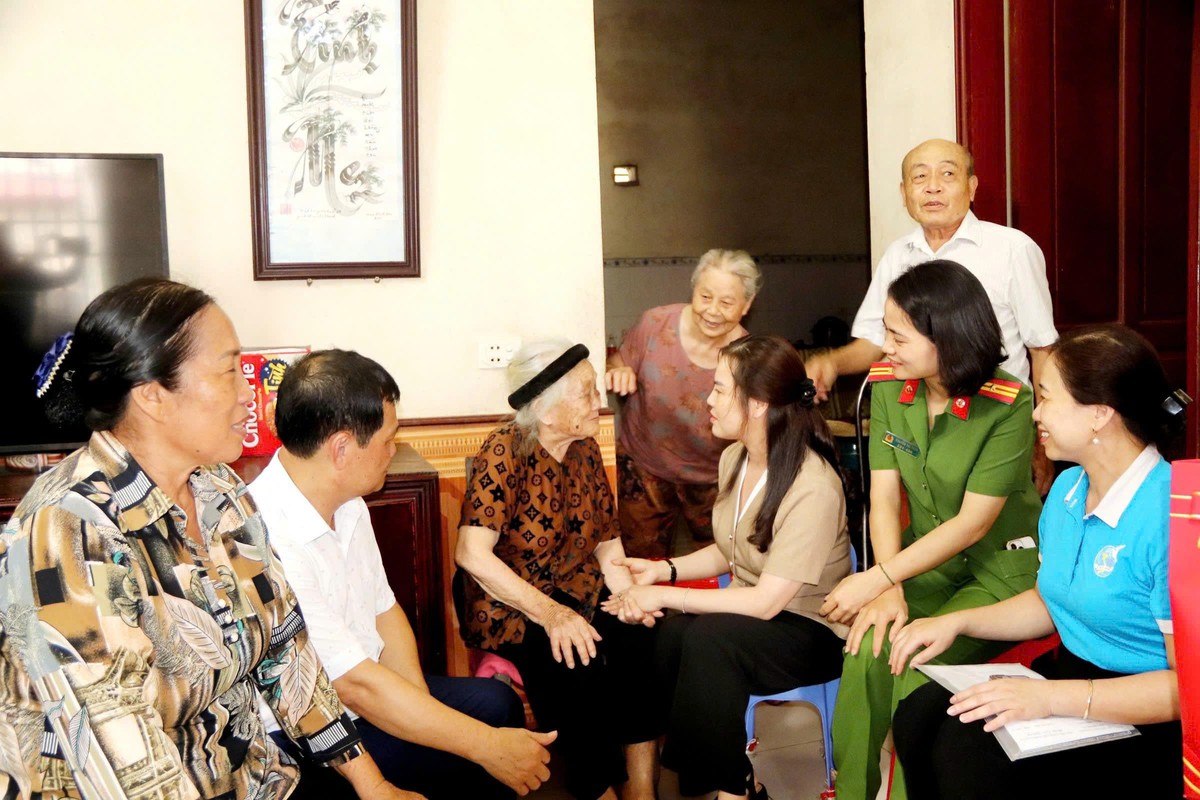 Các cấp Hội LHPN Thanh Hóa triển khai chuỗi hoạt động "đền ơn đáp nghĩa"- Ảnh 2.