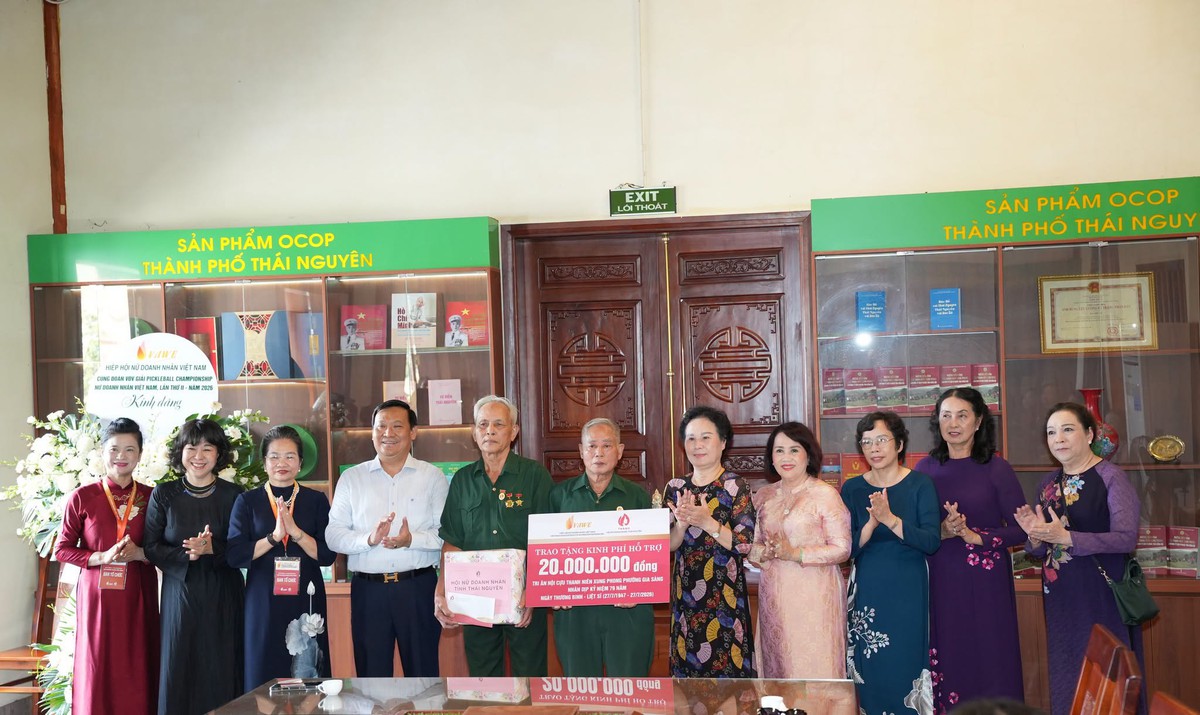 Hiệp hội Nữ doanh nhân Việt Nam trao 2 "Mái ấm yêu thương" và tri ân cựu thanh niên xung phong - Ảnh 2.